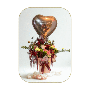 arreglo floral corazón dorado